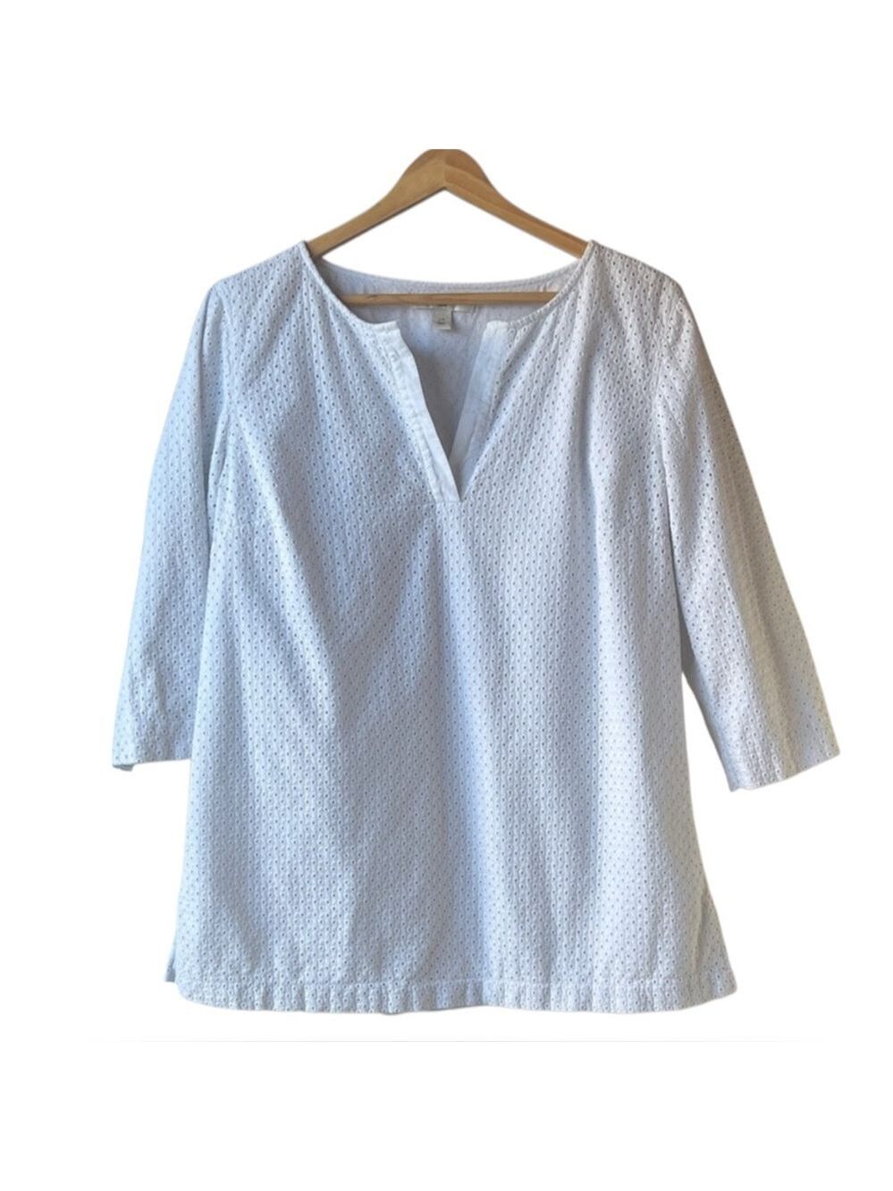 Liz Claiborne White Eyelit V-Neck Tunic
